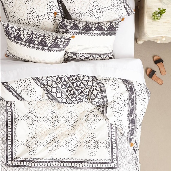 Anthropologie Other - Anthropologie Enmore Embroidered Duvet
